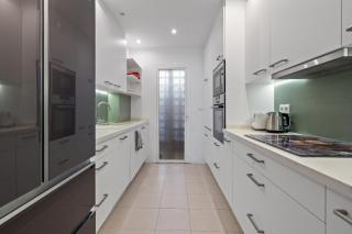 49 Comfortable 2-Bedroom Garden Apartment Close to - 5