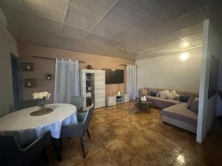 Logement entièrement équipé et accès facile à Mamoudzou - 1