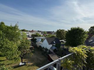 Spacious Cozy Loft for Work & Family- Near Lake - 6