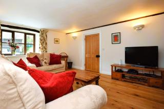 5 Bed in Middle Marwood oc-stepps - 1