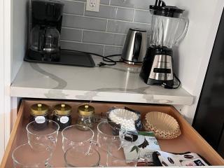 5 bedroom house in prestigious neighborhood! - 3