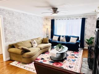 5 bedroom house in prestigious neighborhood! - 8