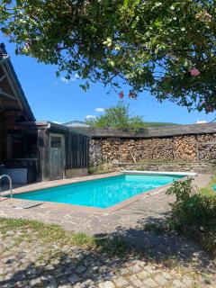 Blockhütte am Flugplatz mit Pool - 6