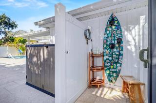 Out of Office Oasis - 1
