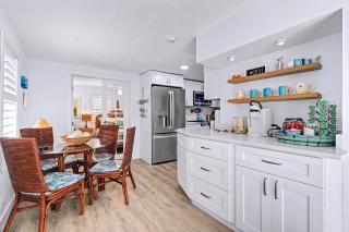 Sol Mate Beach Cottage - 7