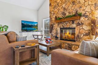 Charming 3BR Waterfront Gem in Cedar Point - 9