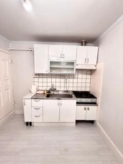 Private Family Home 3 - 7