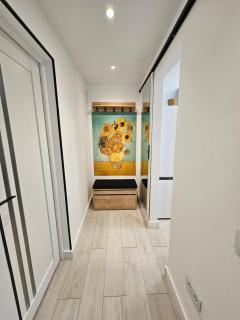 Central Art Boutique - 1