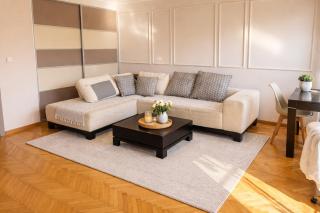 Spacious 2BR with Lake Access & Mountain View - 0