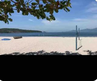 Prainha de Mambucaba, próxima do mar - 9