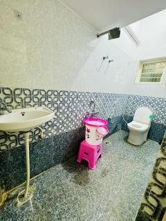 Flats in CITY Centre Next to Nexus Mall, 1km from bus stand - 5