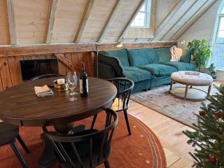 Elegant Private Barn Apartment in E Dover with 50 mile view - 7