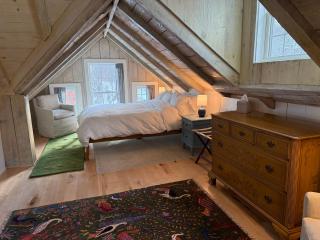 Elegant Private Barn Apartment in E Dover with 50 mile view - 4