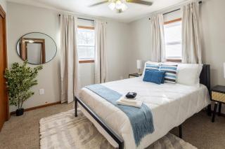 Near K-State Campus - Central Manhattan Stay - 7