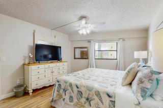 Chateaux Sunset Suites 408 - 1