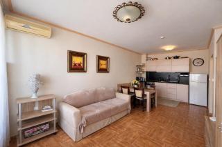 Royal Bay-I Seaview Apartment - 4