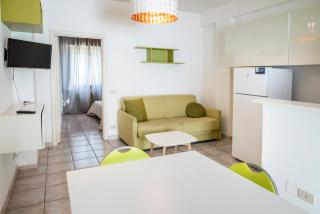 Marcelli, bilocale con corte esterna e posto auto - 0