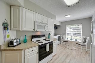 Bonita Springs Condo with Pool, Near Beaches! - 2