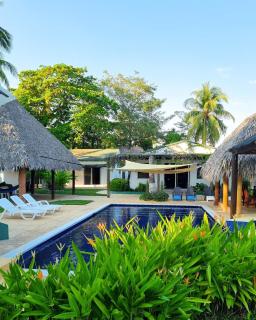 With that poetic garden and the sea very close - 0