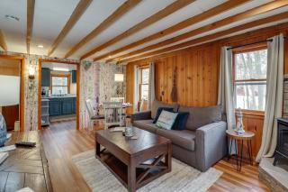 Cozy Lake Wallenpaupack Cabin with Community Perks - 5