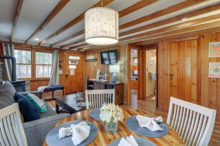 Cozy Lake Wallenpaupack Cabin with Community Perks - 2