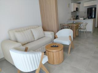 Modern Apartment Steps from the Sea - 703 - 0