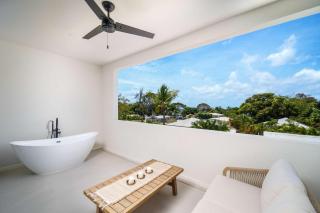 Walk to Beach, NEW LUX 4BD Villa & Pool! Near Holetown - 7
