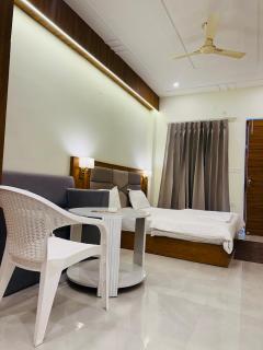 Rishikesh Sadan Studio- Best stay in Tapovan , Guests Favourite,Travellers Delight!! - 6