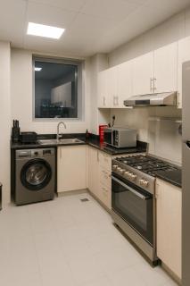 Luxury Apartment Fully Furnished Jumeirah Garden City - 1