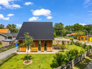 Haus am Seeufer mit Badestelle in 200m, große Sonnenterrasse, umzäunter Garten, Hunde willkommen - 2