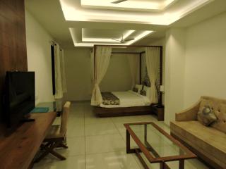 Hotel Kalyan's - Mansingh Inn - Khambhāliya - 1