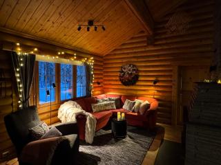 Atmospheric log cabin by the ski tracks - 9