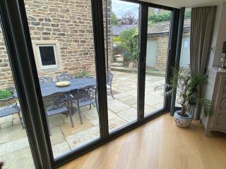 Garden annexe in Hathersage centre with parking - 9