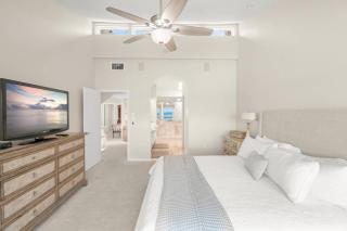 Siesta Breakers Penthouse on the Beach - 3