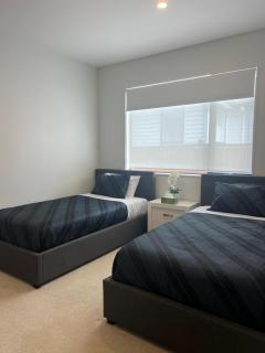 Comfortable 2BR Family Retreat Near Orewa Beach - 8