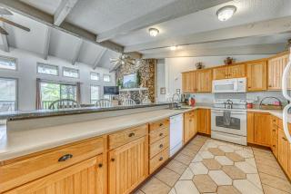 Ruidoso Home with Private Wet Bar and Pool Table - 1