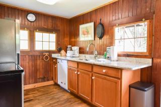 Private beach access Wrap around porch - 7