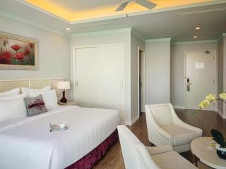 Aqualune Residence Beachfront - 1