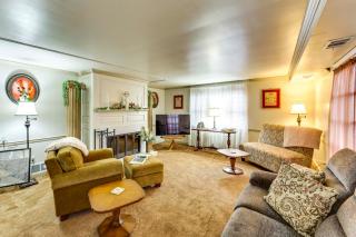 Walk to Shops and Eats Apt in Downtown Elizabeth - 0