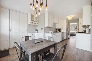 Minutes to Notre Dame - The Light on Brighton - 2