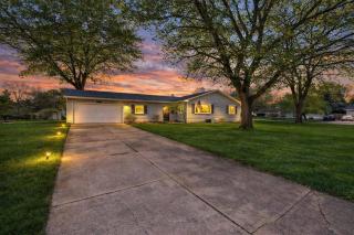 Minutes to Notre Dame - The Light on Brighton - 8