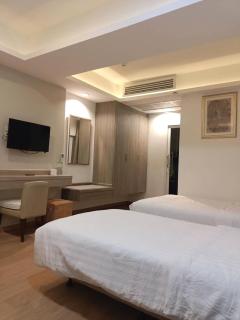 Royal Garden Home Hotel - 4