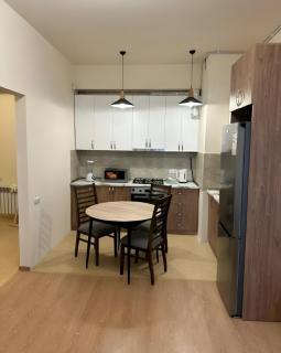 City Center Chic Modern 1BR Apartment - 3
