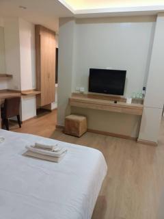 Royal Garden Home Hotel - 7