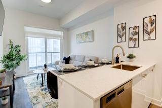 Stylish Downtown Suite with Patio & City Views - 8