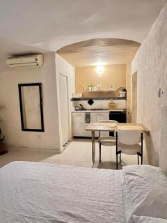 Tranquillity, Style and Location at Monet Loft - 7