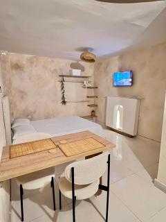 Tranquillity, Style and Location at Monet Loft - 4