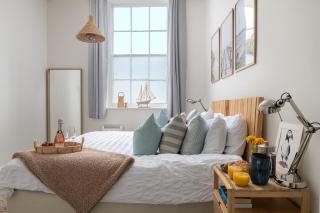 Charming 2 Bedroom Apartment in a Converted Chapel - Free Parking, Smart TV, Fast WiFi and Self-Check-In by Yoko Property - 8