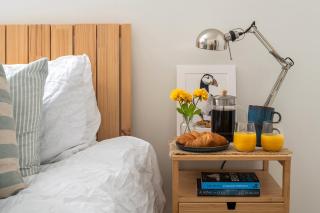 Charming 2 Bedroom Apartment in a Converted Chapel - Free Parking, Smart TV, Fast WiFi and Self-Check-In by Yoko Property - 7