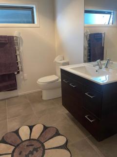 Ocean Shores 3 Bedroom Home New Plymouth - 2